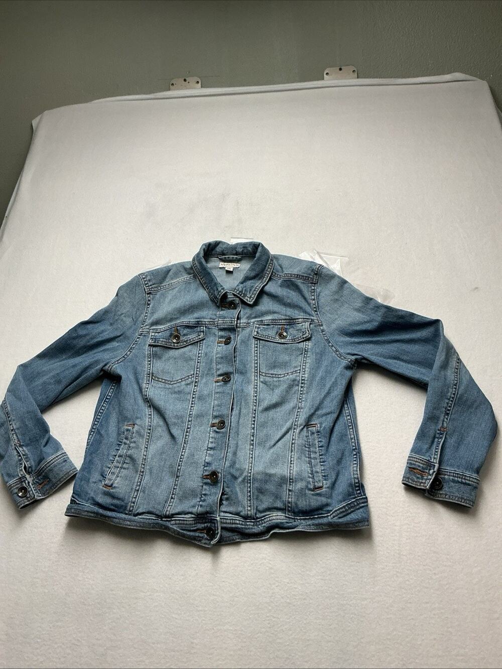 Merona Women’s XXL Denim Jean Jacket Distressed Classic Trucker Blue Wash, 4237